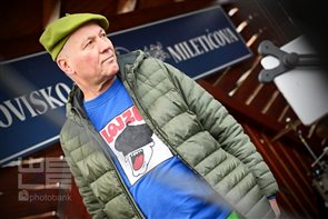 krst knihy trhovisko 02